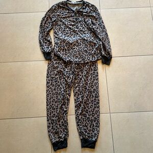 Leopard Soft PJ pant set - size medium